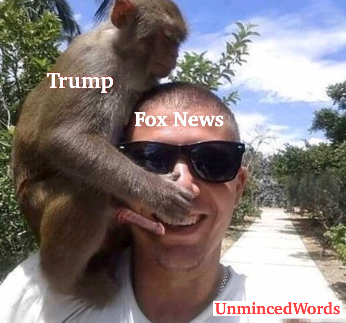 Trump poses with Fox News