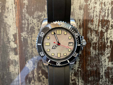The Pearl Diver: Automatic Mechanical Wristwatch